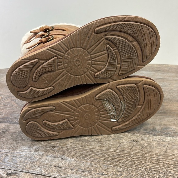 UGG Becket Women’s Chestnut Boots S/N 1005380 Size 9 - Picture 9 of 10